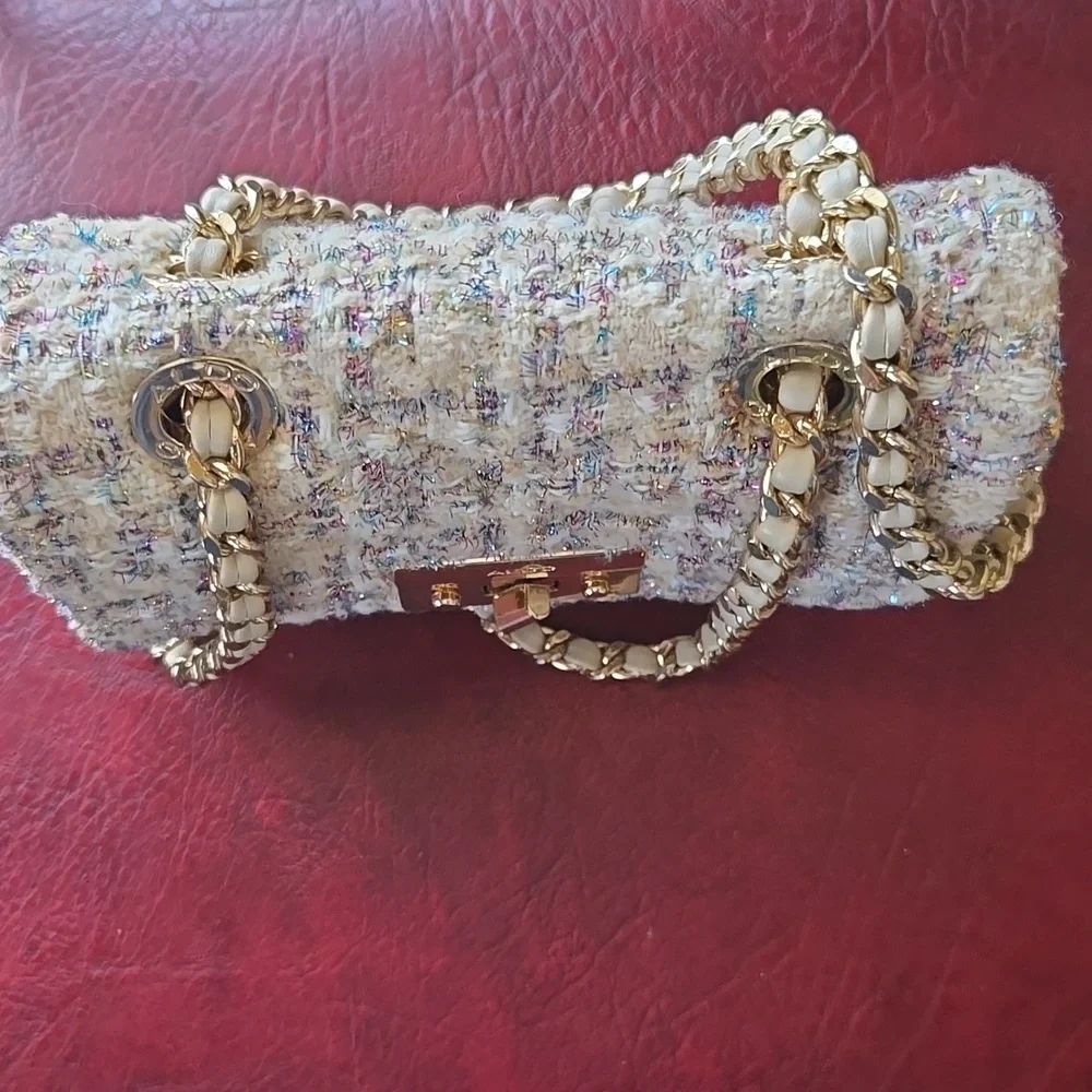 Aldo Quilted Handbag In Biege With Pastel Pink And Blue Accents. - Picture 15 of 16